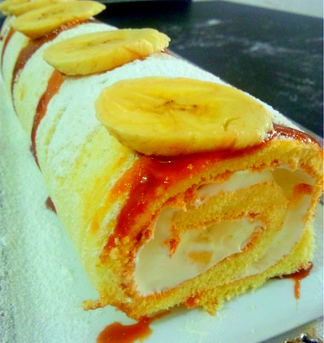 roll cake with banana