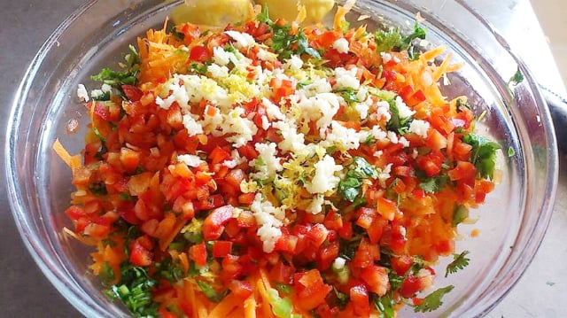carrots and peppers salad
