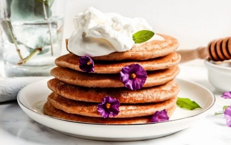 Healthy and vegan pancakes