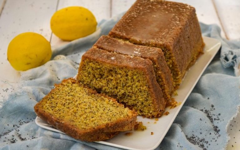 Lemon poppy seed cake