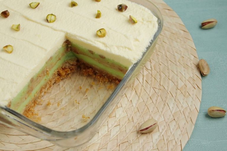 PISTACHIO PUDDING CAKE