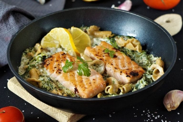 cream sauce salmon with pasta and spinach