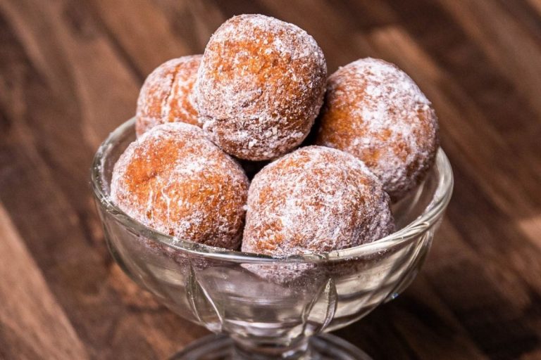 gluten-free-cinnamon-doughnuts