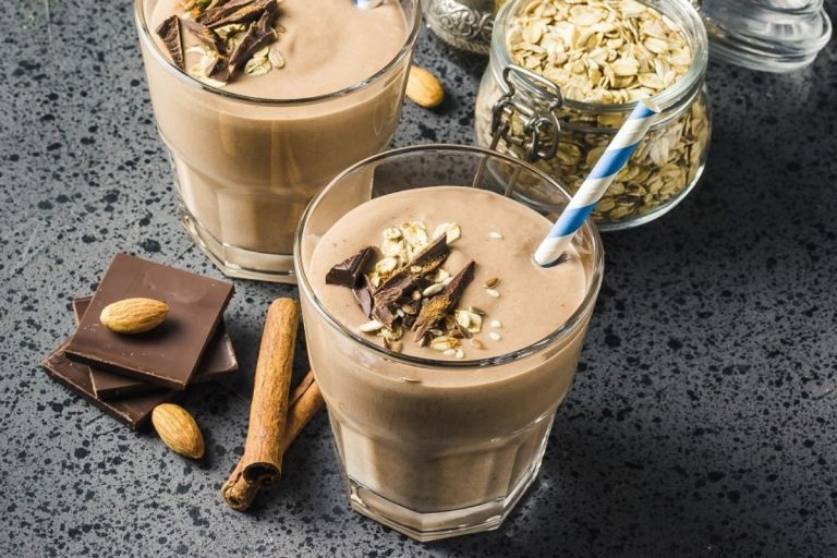 almond-milk-chocolate-oatmeal-smoothie