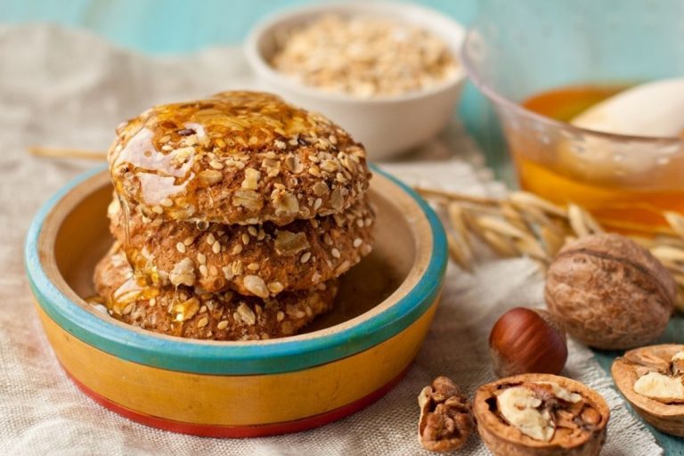 Honey-and-oatmeal-cookies