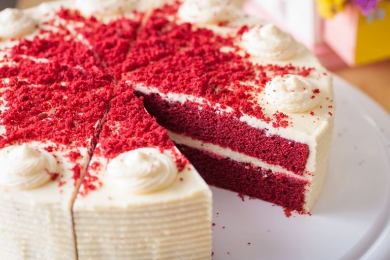 Red-velvet-cake