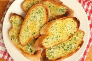 5-minute-garlic-bread