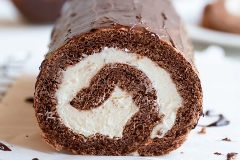 chocolate-and-mousse-roulade-cake