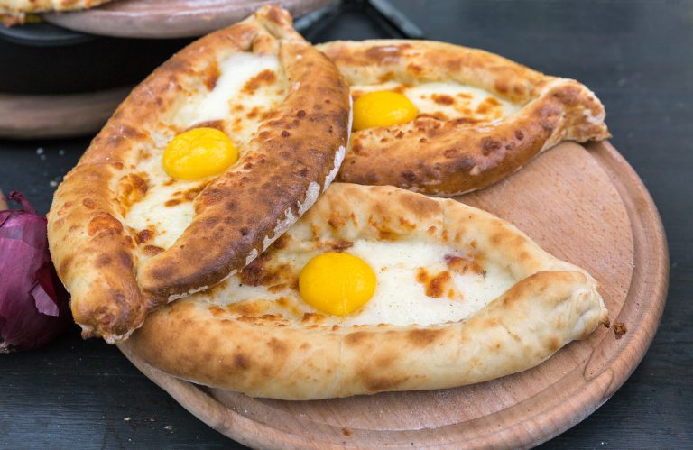 Khachapuri,Closeup,With,The,Egg,,The,Georgian,Cuisine.,Street,Food