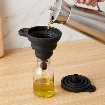 משפך סיליקון מתקפל ואוניברסלי למילוי נוזלים, שמנים ותבלינים