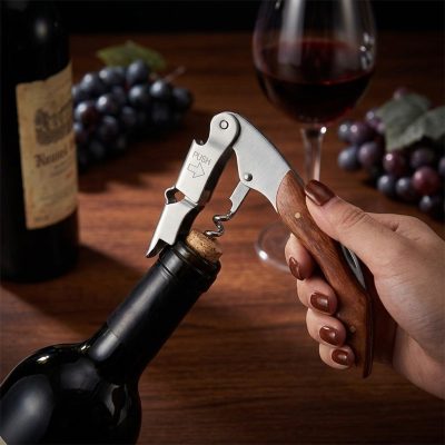פותחן יין מקצועי עם ידית עץ וחולץ פקקים דו-שלבי – לביצועים של מלצר מומחה
